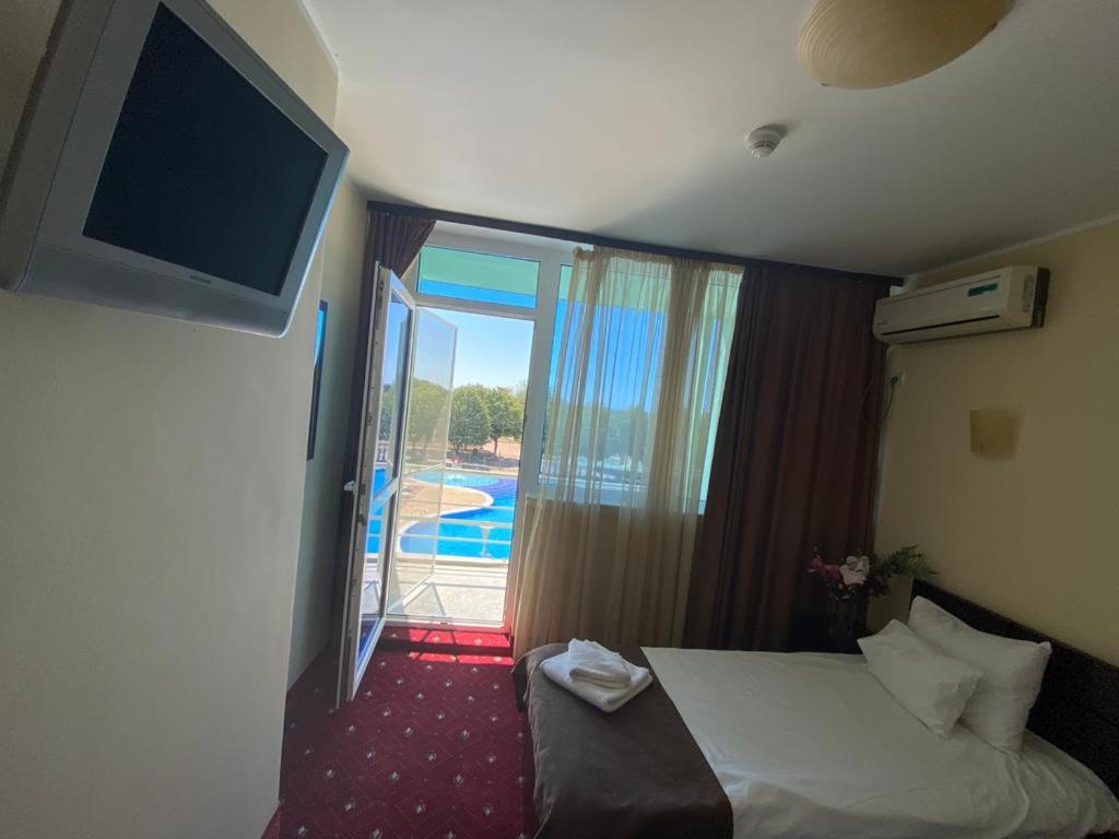 Cameră cu vedere spre piscină la Hotel Felix